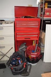 Tool storage cabinet 