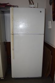 white refrigerator and freezer