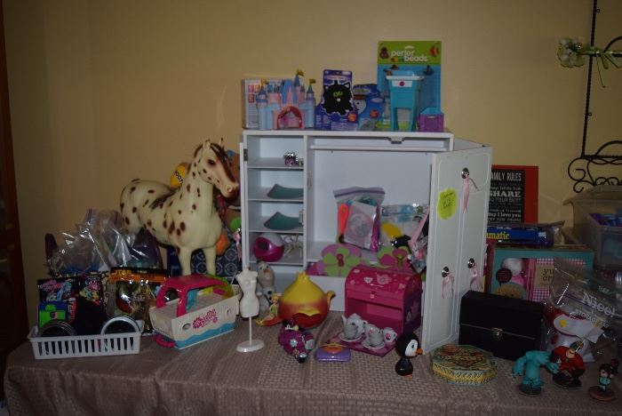 girls toys - american girl doll closet