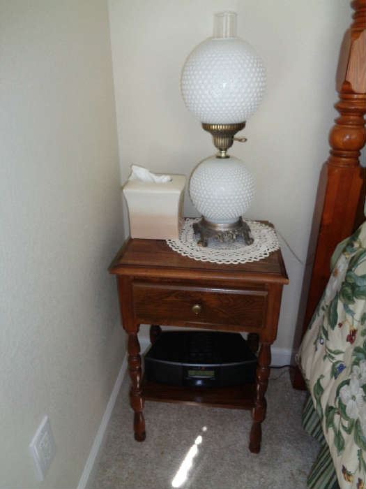 small table, love the lamp