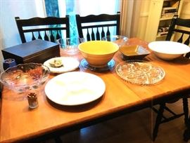 Very nice Farmhouse style kitchen table