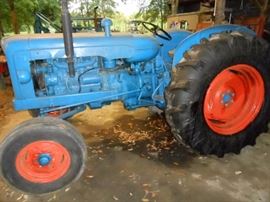 Fordson tractor - runs good!