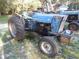 Ford 4000 tractor - runs good