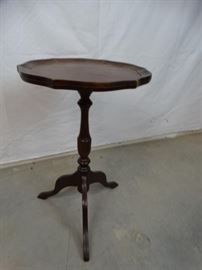 Small Queen Anne Wine/Side Table