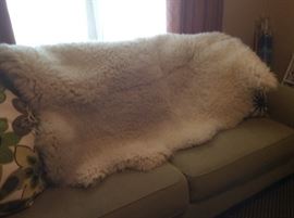 4-pelt sheepskin throw or rug
