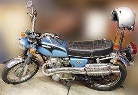 At 8PM: 1972 Honda 350 Motorcycle. Odometer Reading: 12,368. VIN: CB3504028522