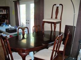 better pic of dining table and chairs (really heavy and nice)