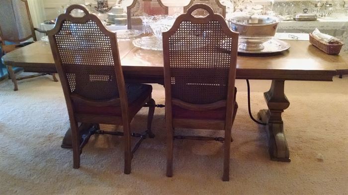 Thomasville dinette with 8 chairs