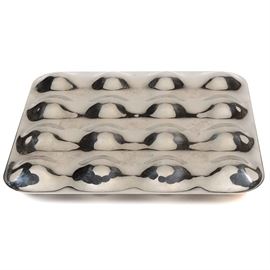 "Fruitscape" Fruit Tray by Stefano Giovannoni for Alessi: An Italian Modernist Alessi Fruitscape fruit tray by Stefano Giovannoni. This sculptural tray is made from two pieces of seamlessly joined pressed stainless steel. Marked to one side is “Alessi Italy Inox 18/10S Giovannoni 2003”.