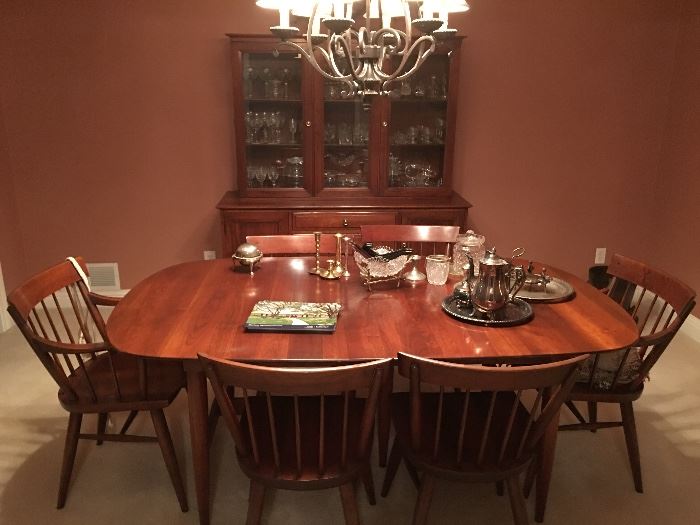 Willett Dining Room Table, Chairs & Hutch
