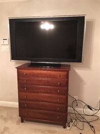 WIllett Chest of Drawers