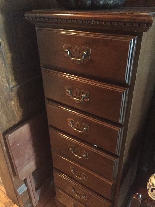 English Ivy Estate Sellers Amazing Minneapolis Estate Sale