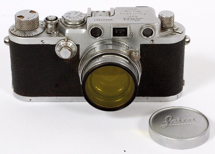140 LEICA III F RED DIAL RANGEFINDER CAMERA, C. 1950'S, H 2 3/4", L 5 1/4"