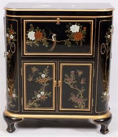 116 CHINESE, BLACK LACQUERED BAR CABINET, 20TH C., H 43", W 36", D 20"