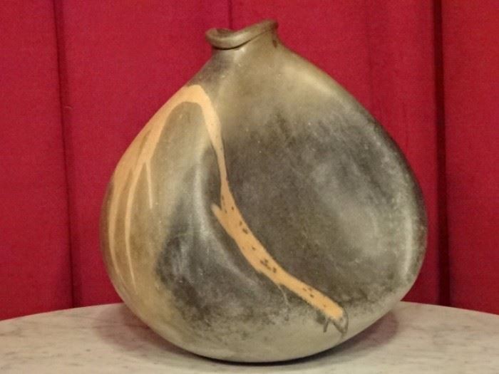 LARGE LIZ ANDERSON ART POTTERY VASE, FREE FORM BODY WITH MATTE FINISH, SIGNED LIZ ANDERSON