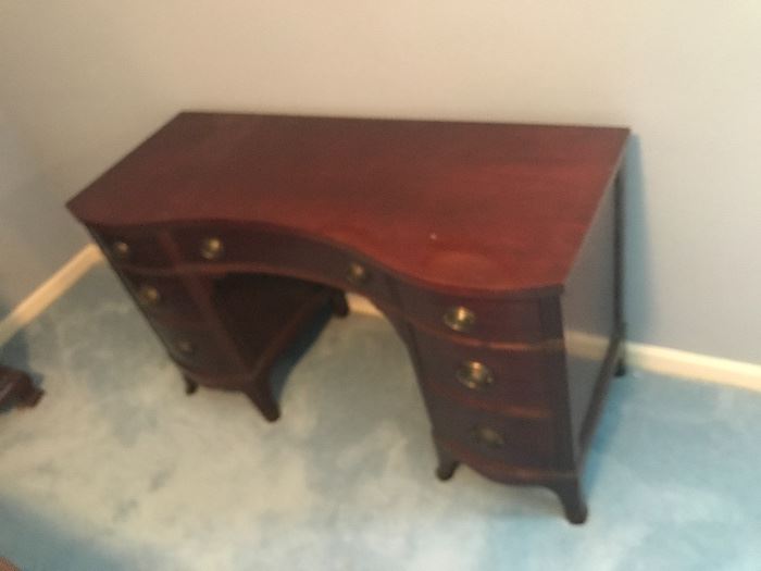 Federal Style Mahogany Dressing Table, c.1950's