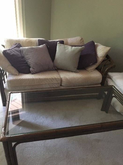 settee and matching table
