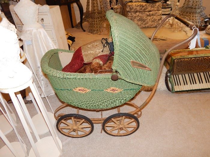 Antique baby stroller/carriage