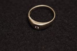 14K gold ring with a diamond