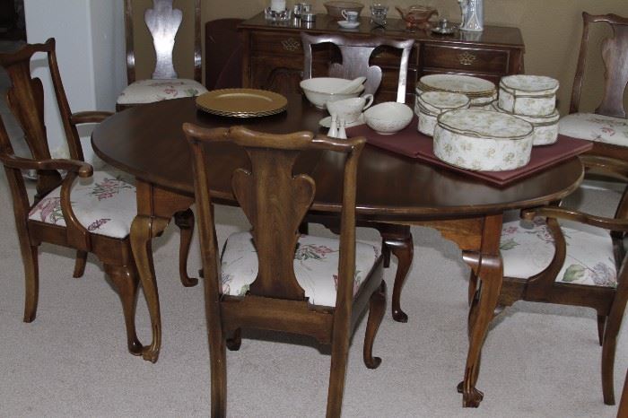 Oxford Antiques dining table and chairs