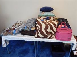 sofa  throws,  pillows  travel  accessories