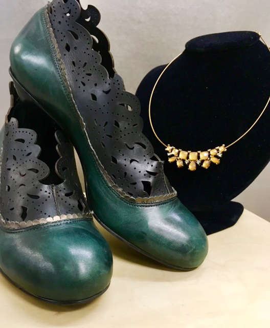 Vintage style shoes and jewlery