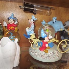 DISNEY DOLLS AND COLLECTIBLES