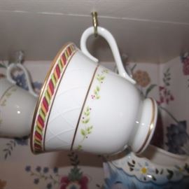 TEA CUP COLLECTIONS TEAPOT COLLECTIONS
