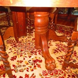 DINING ROOM SUITE COMPLETE/RUGS