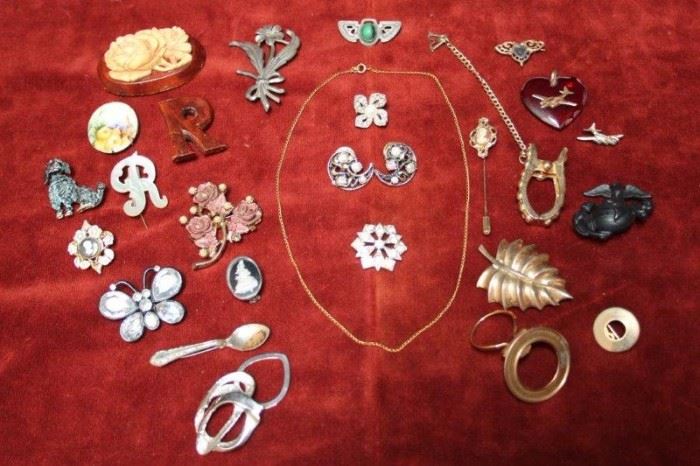 Vintage Women's Costume Jewelry