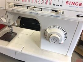 Singer Electronic Control Sewing Machine