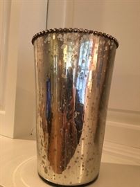 Nice assortment of decor and accessories