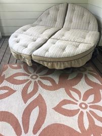 Luxury patio lounger