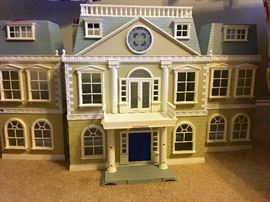 Calico Critters Mansion and a large assortment of furniture, accessories and critters! 