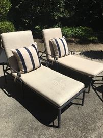 Pair of brown and Jordan lounge chairs. A couple rust spots on the iron but nothing a little Rustoleum won't fix. 