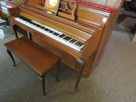 Lowrey Piano