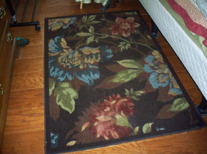 Small 2' x 4' area rug #1