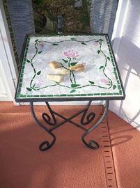 Patio end table / plant stand