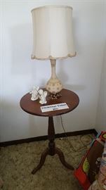 Pedestal Table & Vintage Lamp