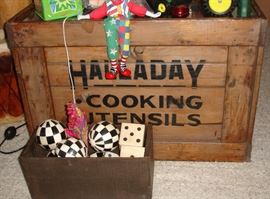 Halladay cooking utensil box cocktail table box - glass top