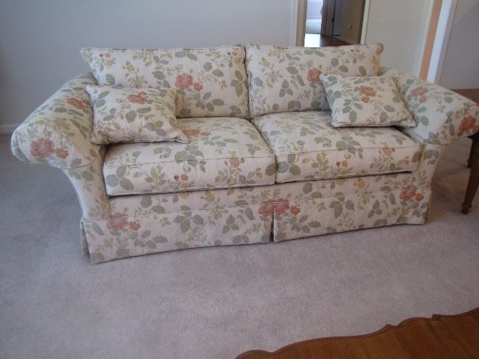 Beautiful, nice and clean sofa