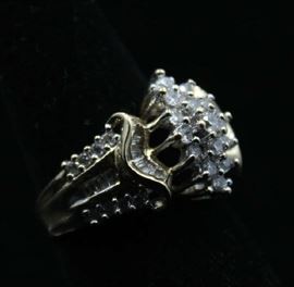 14K Gold Ring with .95 TCW diamonds