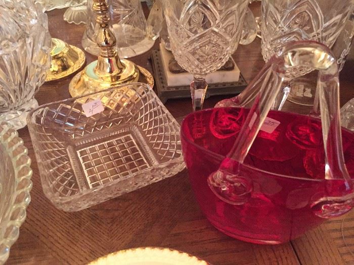 Crystal wine glasses, candy dish 