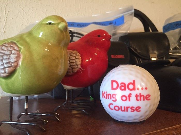 Decorative birds, Dad king of the Course, golf balls. 