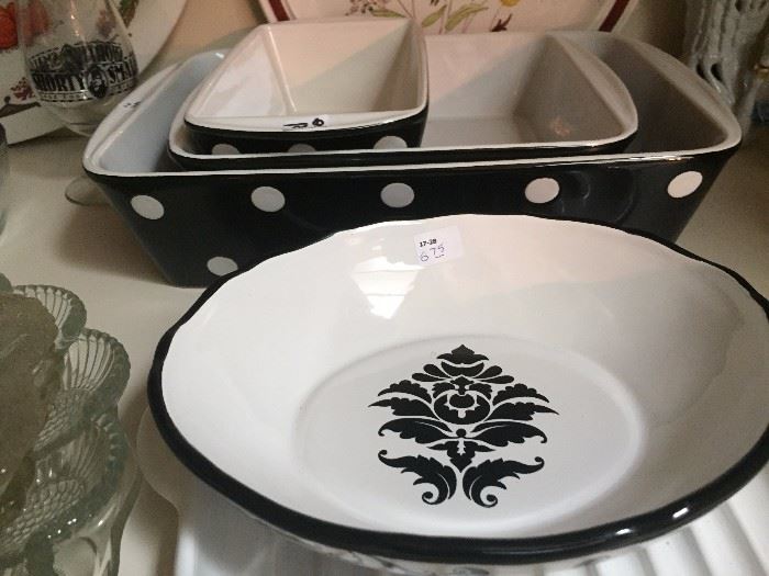 Black and white polka dots casserole dishes 