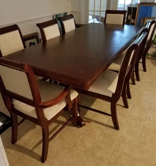 Dining table, leaf and 8 chairs