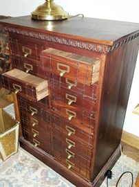 Watch repairman Chest, Oak wood with egg and dart dental