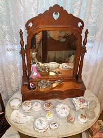 Victorian Tabletop Vanity