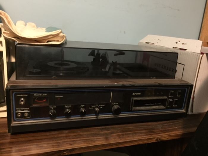 VINTAGE Stereo (sounds great!) Turntable & 8 track