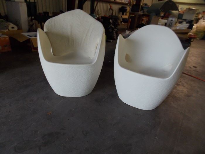 EGG CHAIRS
